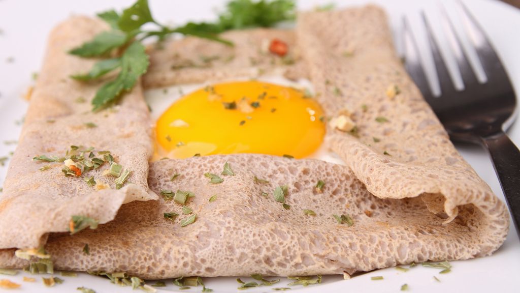 Crêpes au Sarrasin farcies à l'oeuf, fromage et jambon