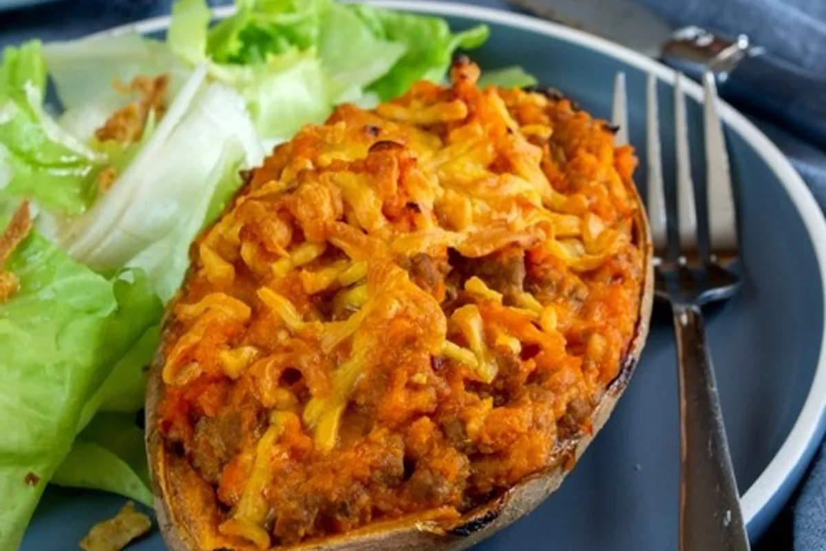 Sweet potatoes stuffed with beef and cheddar